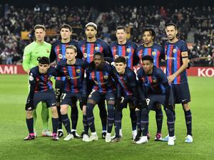 Barcelona players pose for a photograph prior the Spain's Copa del Rey (King's Cup), quarter final football match between FC Barcelona and Real Sociedad, at the Camp Nou stadium in Barcelona on January 25, 2023. (Photo by Pau BARRENA / AFP)