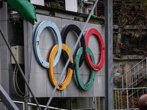 In this picture taken on November 20, 2022, the Olympic rings are pictured at the Okurayama Ski Jump Stadium in Sapporo. Sapporo is viewed as a leading contender for the 2030 Winter Olympics but is likely to face rival bids from other previous Olympic hosts such as Salt Lake City and Vancouver. (Photo by Yuichi YAMAZAKI / AFP)