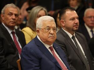 عباس وخلفه ماجد فرج احد المرشحين للمنافسه على خلافته