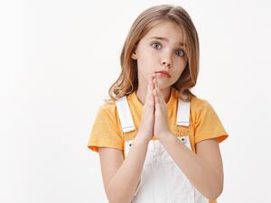 5 مؤشرات على أن طفلك بحاجة إلى الحب والاهتمام 
