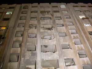  العدوان خلف وراءه أضرارا مادية، وتدمير ممتلكات لمواطنين في عدد من أحياء العاصمة دمشق (أ ف ب)