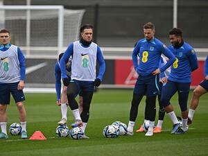 England's defender Kieran Trippier (L), England's midfielder Jack Grealish(3L), England's midfielder Jordan Henderson (3R), England's defender Reece James (2R) and England's midfielder Kalvin Phillips attend a team training session at St George's Park in Burton-on-Trent, central England, on March 21, 2023 ahead of of their UEFA EURO 2024 qualifier football match against Italy. (Photo by Paul ELLIS / AFP)