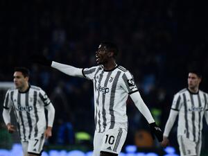 Juventus' French midfielder Paul Pogba (C) reacts during the Italian Serie A football match between AS Roma and Juventus on March 5, 2023 at the Olympic stadium in Rome. (Photo by Filippo MONTEFORTE / AFP)
