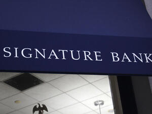 US closes down Signature Bank