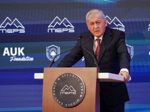 Iraqi President Abdul Latif Rashid, speaks during the Middle East Peace and Security Forum (MEPS), in the city of Dohuk in Iraq's autonomous Kurdistan region, on November 17, 2022. (Photo by Ismael ADNAN / AFP) Iraq, Jordan join hands against drugs, terror