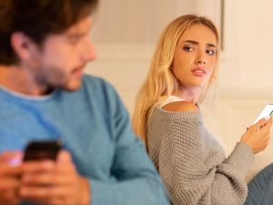 كيف تؤثر الخيانة على حياتك ومشاعرك؟