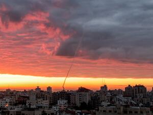 إطلاق صواريخ من غزة باتجاه المستوطنات والمدن الاسرائيلية