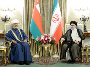 سلطان عمان يبدأ زيارة الى ايران تستمر يومين