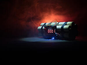 مقتل طفلة بانفجار قنبلة في ادلب