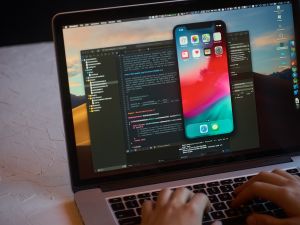 بطارية iPhones تتأثر بتحديث iOS 16.5 الجديد