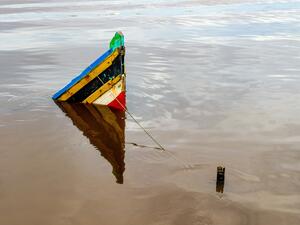 15 child dead, 25 missing in boat sinking accident