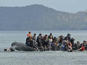 At least 22 dead in boat sinking in India