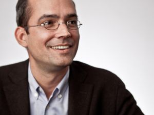 ريد هات تضيف قدرات جديدة إلى نظام التشغيل "إنتربرايز لينكس" لتبسيط إدارته عبر السحابة الهجينة
