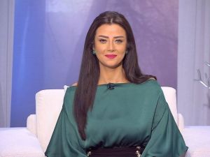 إسم رضوى الشربيني يتصدر الترند وهذه هي أجمل إطلالاتها وموديلات المجوهرات التي تعتمدها
