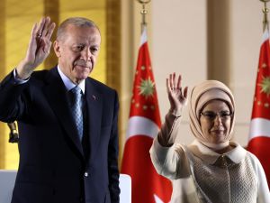 الرئيس التركي رجب طيب اردوغان وعقيلته (أ ف ب)