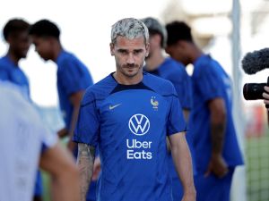 France's forward Antoine Griezmann attends a training session at the Algarve stadium, in Faro on June 15, 2023, on the eve of their UEFA Euro 2024 group B qualification football match against Gibraltar. (Photo by Thomas COEX / AFP)