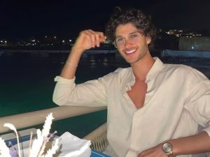 لؤي علامة يدخل عالم عروض الأزياء في أسبوع الموضة بميلان خلال عرض جيورجيو أرماني
