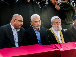 قادة حماس يستضيفون قادة الجهاد ثم يحاولون قتل ابناءهم