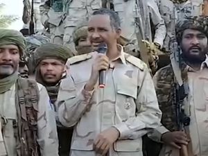 حميدتي يرهن وقف الحرب في السودان باستسلام البرهان وقادة الجيش