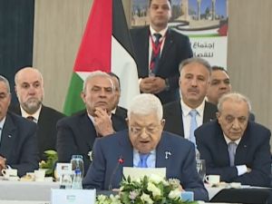 هنية يدعو السلطة لوقف التنسيق مع اسرائيل وعباس يطالب حماس بانهاء "الانقلاب"