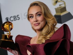 Adele wants concertgoers to stop throwing things on stage