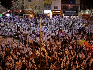  Protesters fill Israeli streets