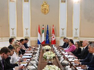 Tunisia's President Kais Saied (3rd-R) attends a meeting with European Commission President, the Netherlands' Prime Minister and Italy's Prime Minister at the presidential palace in Tunis on July 16, 2023. (Photo by Tunisian Presidency / AFP)  Tunisia