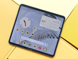 بكسل فولد Pixel Fold