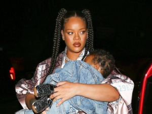 Rihanna's maternity outfits always catches the eyes,