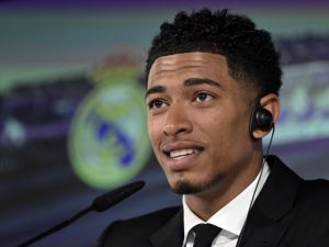 English midfielder Jude Bellingham gives a press conference during his presentation as new player of Real Madrid, in Madrid on June 15, 2023. (Photo by JAVIER SORIANO / AFP)