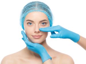تفاصيل عملية تجميل الأنف بالليزر وأبرز مخاطرها 