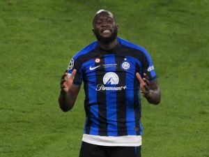 Inter Milan's Belgian forward #90 Romelu Lukaku reacts after missing an opportunity during the UEFA Champions League final football match between Inter Milan and Manchester City at the Ataturk Olympic Stadium in Istanbul, on June 10, 2023. (Photo by BULENT KILIC / AFP)