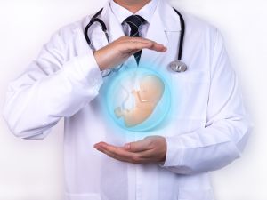 (Shutterstock) Egyptian doctor