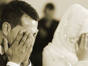 إمام وداعية تونسي، يثير الجدل بشأن مسألة زواج المسلمة بغير مسلم