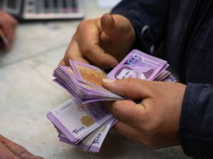 انهيار الليرة السورية