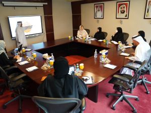 جمارك دبي تدعم نشر ثقافة الريادة بمشاركة تجربتها في التميز مع بلدية العين 