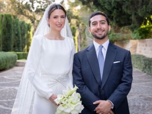 تفاصيل إطلالة زين أبو هنطش زوجة طاري جودة  نجل الأميرة سمية وناصر جودة