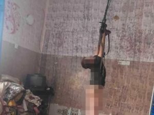 تعذيب طفل على يد والده في العراق