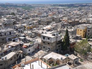 الاشتباكات في مخيم عين الحلوة (أ ف ب)