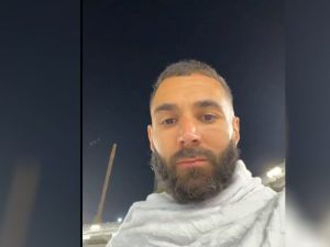  كريم بنزيما، نجم المنتخب الفرنسي ولاعب فريق الاتحاد السعودي