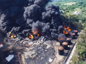 Fire breaks out at Louisiana oil refinery