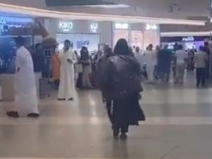 امراة تدعي المهدية وتثير جدلا في الكويت (فيديو)