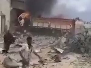 حصيلة قتلى تفجير الشاحنة بالصومال توالي الارتفاع مع العثور على مزيد من الجثث