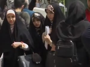 تصل حتى السجن 10 سنوات.. برلمان ايران يغلظ عقوبة عدم الالتزام بالحجاب 