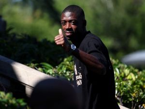 France's forward Ousmane Dembele gives a thumbs up as he arrives in Clairefontaine-en-Yvelines on September 4, 2023 as part of the team's preparation for upcoming UEFA Euro 2024 football tournament qualifying matches. France will play against Ireland on September 7, 2023, in the Group B of Euro 2024 qualifiers. (Photo by FRANCK FIFE / AFP)
