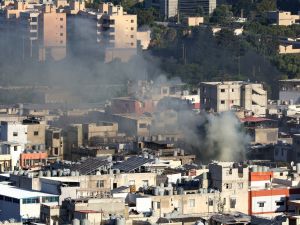 تجدد الاشتباكات في مخيم عين الحلوة جنوب لبنان