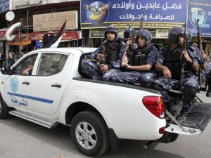 عناصر من الأجهزة الأمنية الفلسطينية في الضفة الغربية