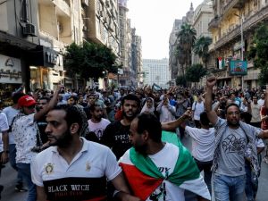 عشرات الالاف يتظاهرون في دول عربية عدة نصرة لغزة