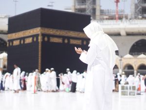 يبلغ سعر تأشيرة العمرة ما بين 7.5 مليون و8 ملايين ليرة سورية