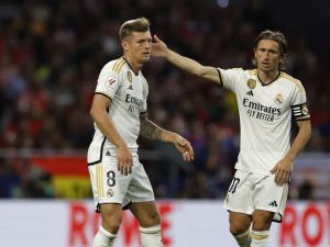 مودريتش وكروس (Photo by OSCAR DEL POZO / AFP)